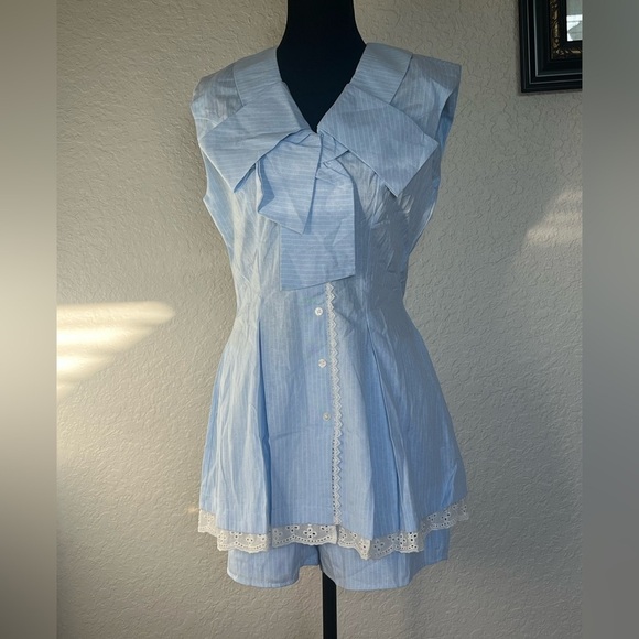 Other - Set of short set says size L but comes in a s o m
Caja 8